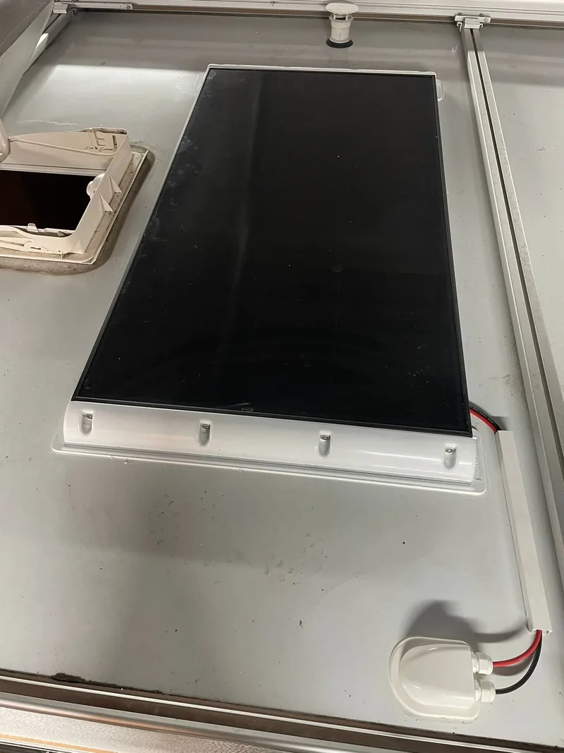 Solární panel a jeho příslušenství