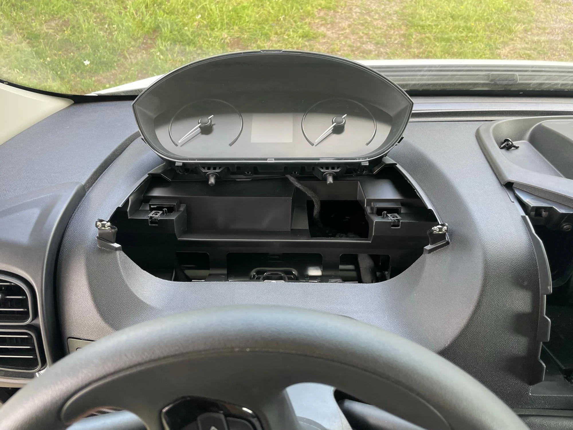 Montáž audio systému — foto 3